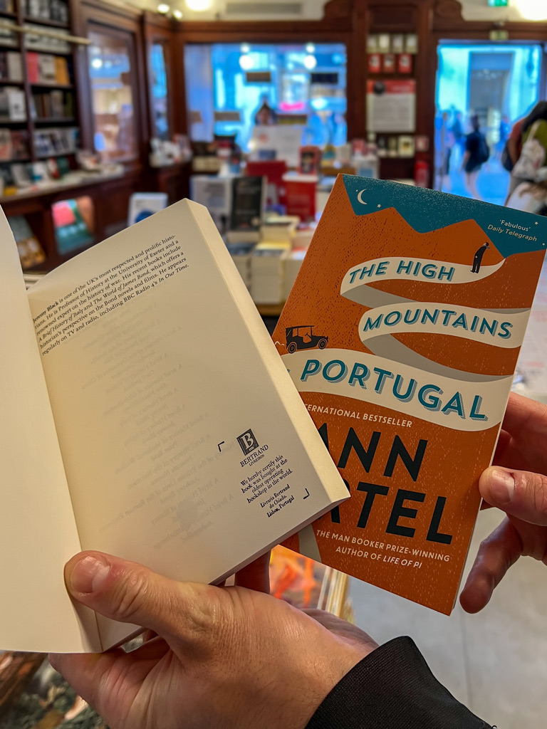 Livraria Bertrand bookstore in Lisbon